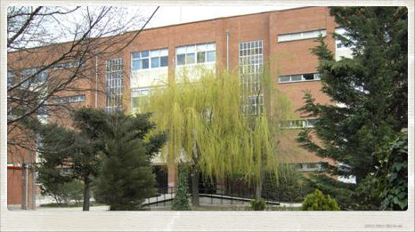 fachada del instituto con borde de efecto nolaroid fachada del instituto con borde de efecto nolaroid